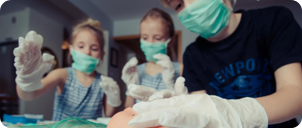 Erste Hilfe an und mit Kindern